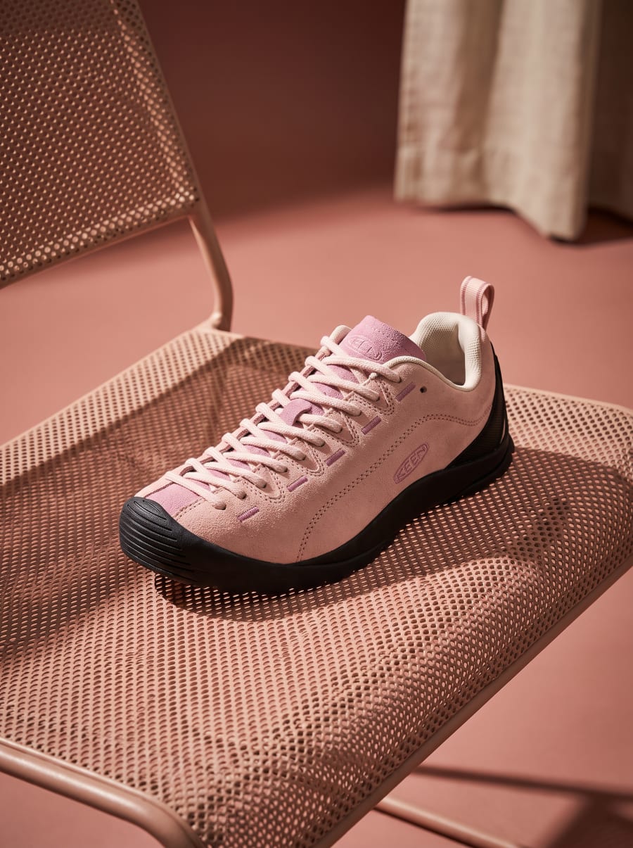 Climbing-inspired design. Everyday comfort.