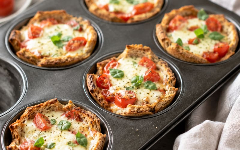Toastinis mit Tomate-Mozzarella