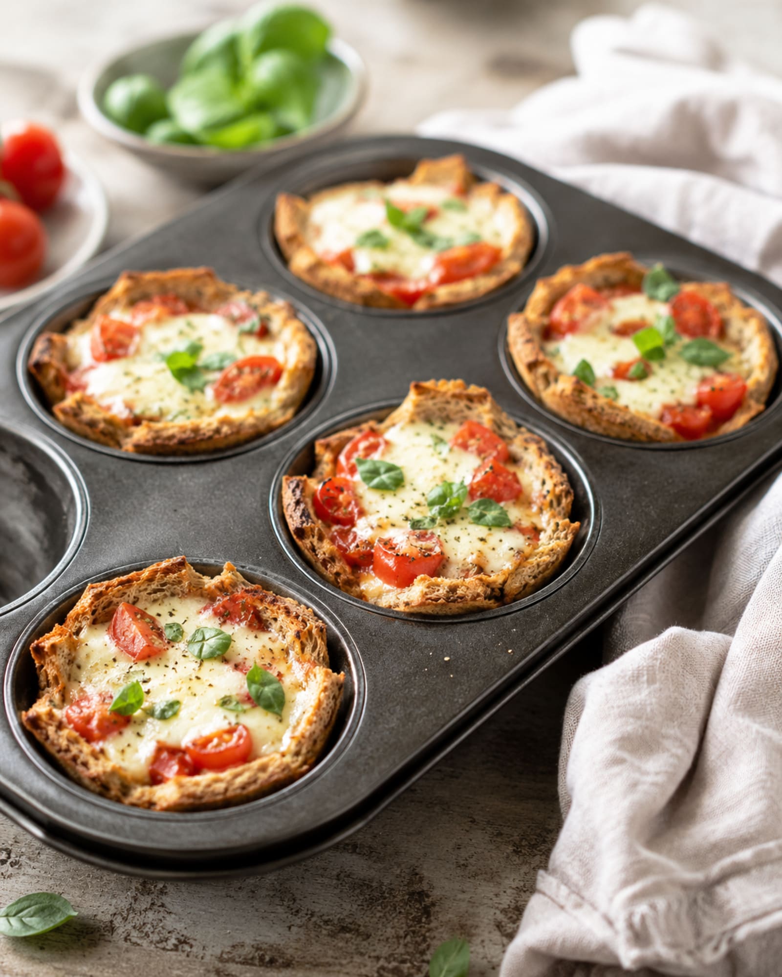 Toastinis mit Tomate-Mozzarella
