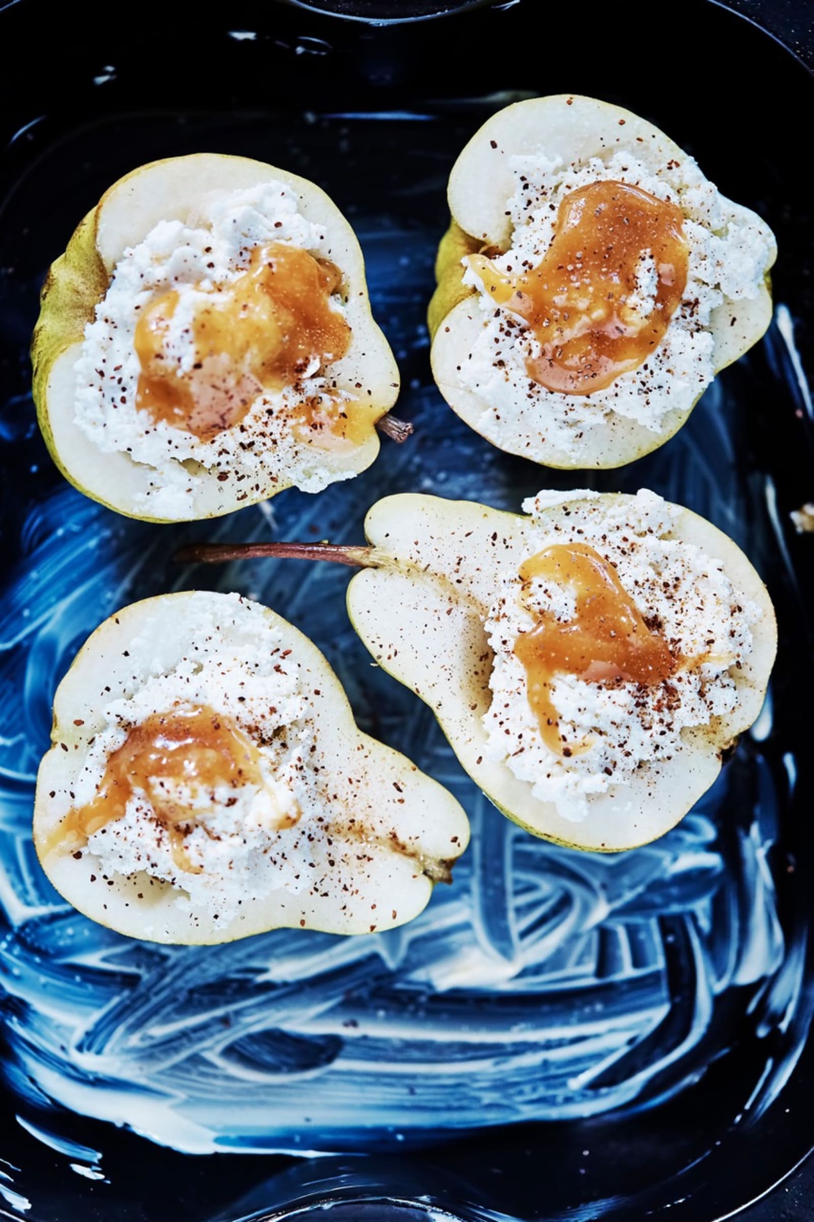 Warme Gewürzbirne mit Vanillequark
