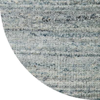 Close up shot of Kyra rug in Mist