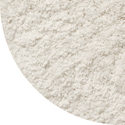 Close up shot of Sugar rug in Snow