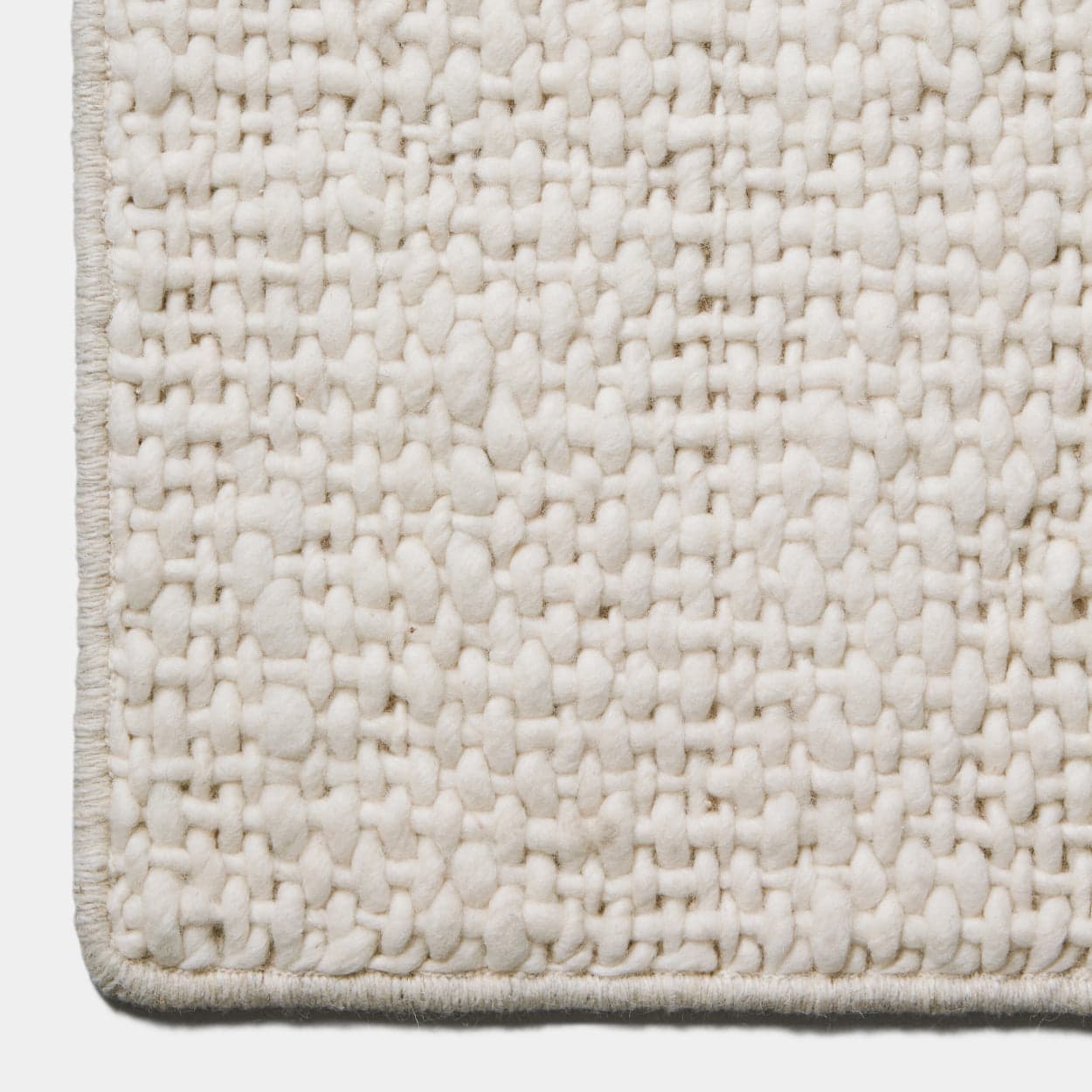 Cormac: Plush Wool Rug - Cozy & Soft for Gathering Spaces
