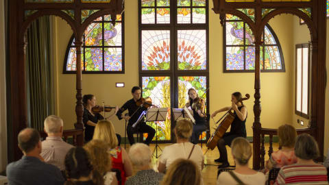 Róth Szalon: Tavasz // Biró Zsófia és Bizják Dóra