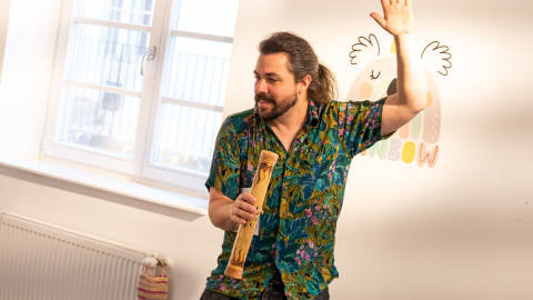 Little Ears – Angol, zenés foglalkozás a legkisebbeknek Danny Bainnel