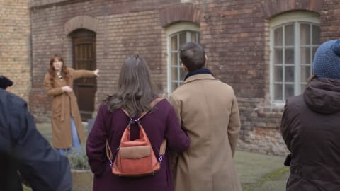 Pincétől a padlásig: vendégségben Róth Miksánál // épülettörténeti séta