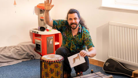 Little Ears – Angol, zenés foglalkozás a legkisebbeknek Danny Bainnel