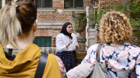 Házak, lakók, életutak: erzsébetvárosi múltidézés // élő történelem program