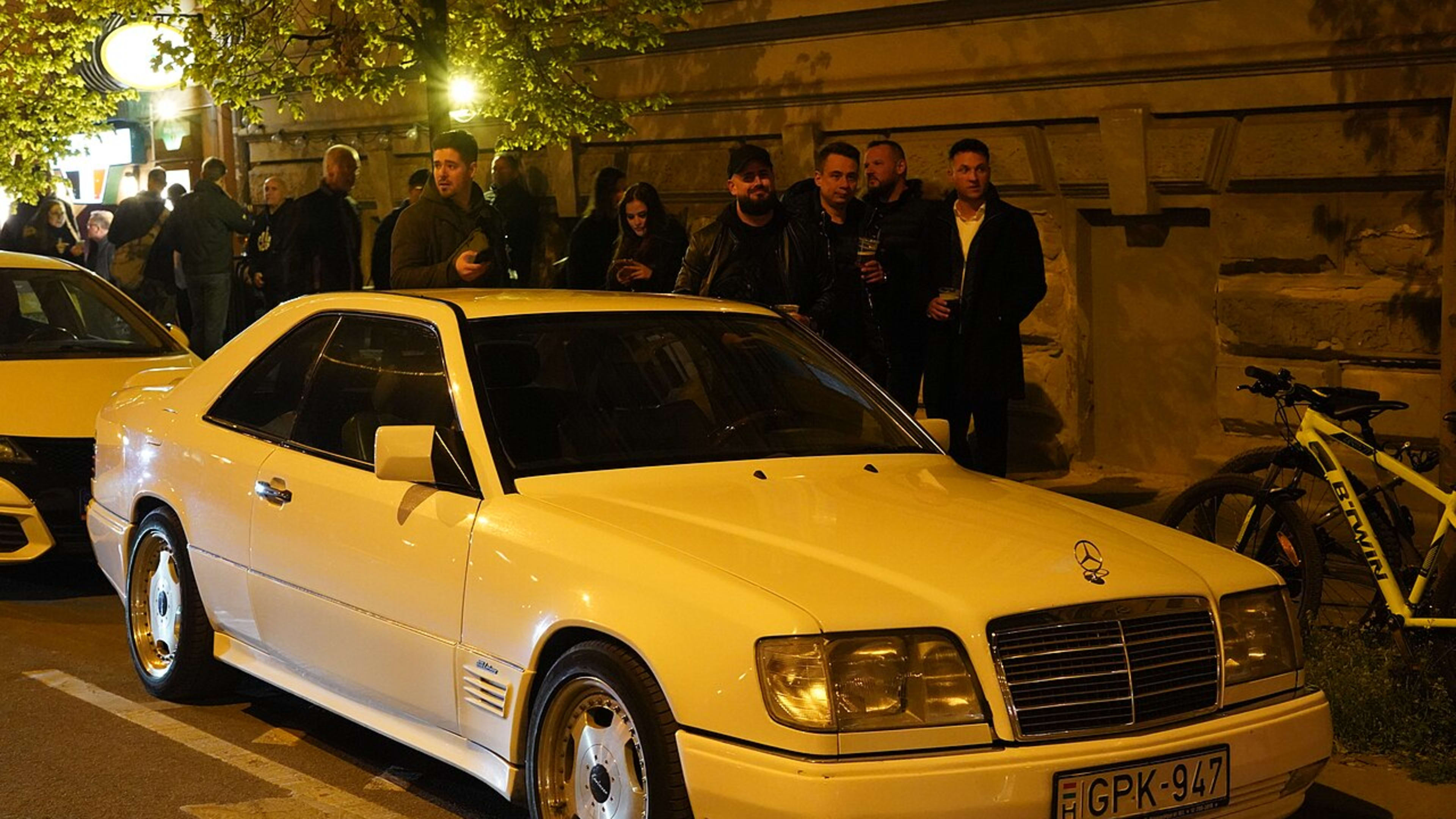 Mercedes-Benz E Serisi · W124 araç görünümü