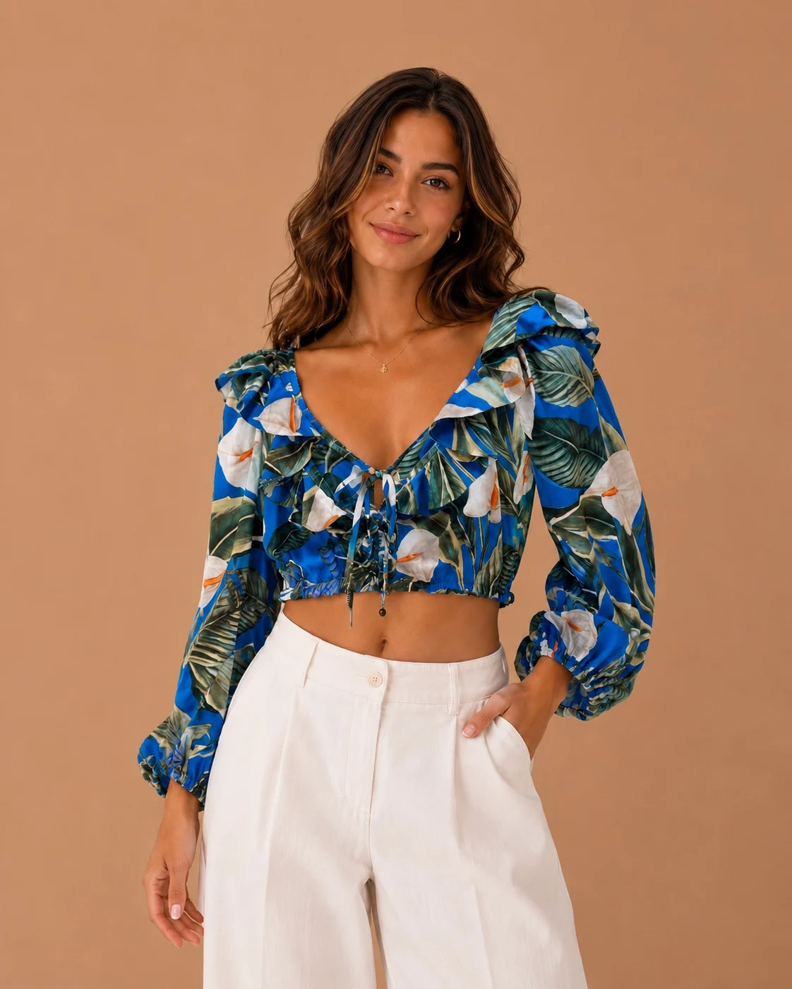 Blusa cropped flor de Antunes