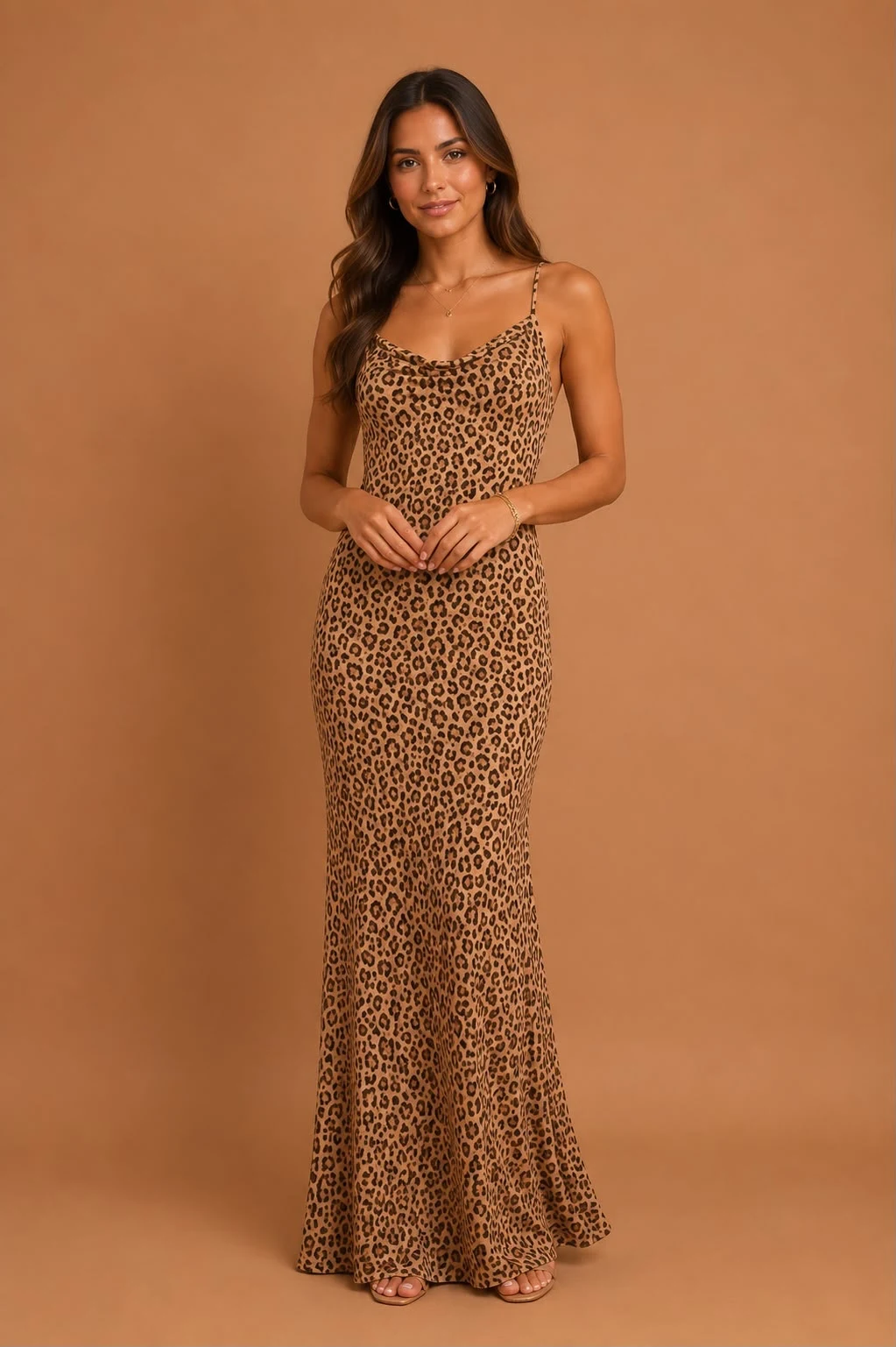 Vestido enviesado onça