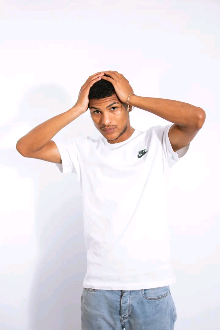 1000240619