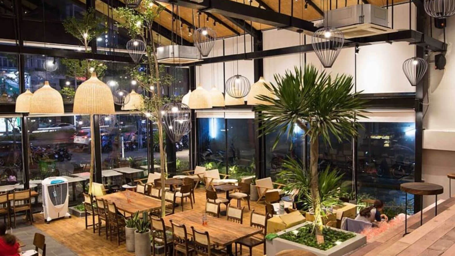 b fit-Coffee-Shop-Renovation-Tips-To-Increase-Sales