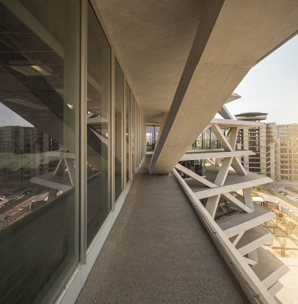 Building Obsession: One Airport Square, Airport City, Accra - Ghana. Image Source: Fernando Guerra | FG+SG