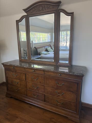 Thomasville dresser $500