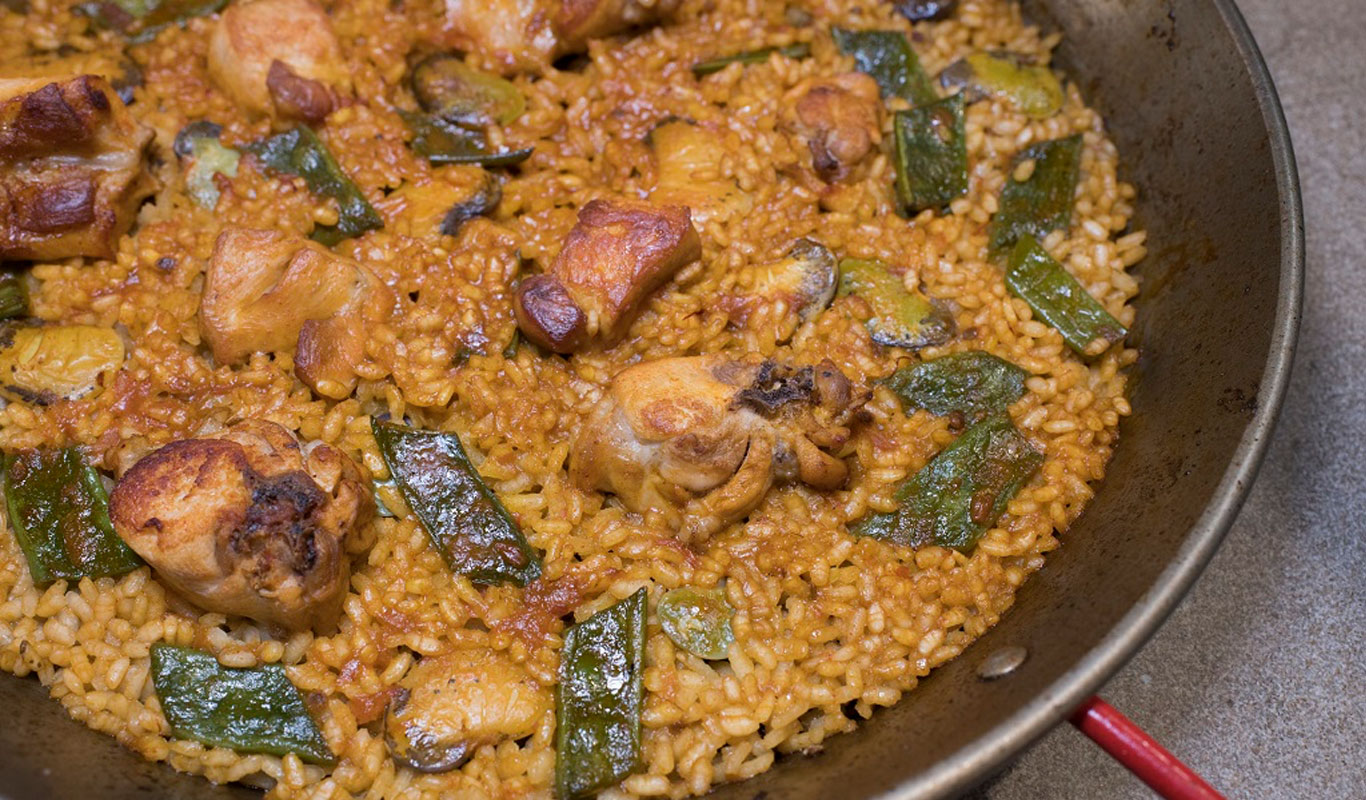Paella valenciana Paella valenciana