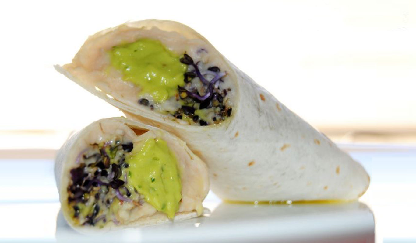 Wrap de aguacate y alubias blancas Wrap de aguacate y alubias blancas