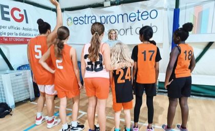 Estra highschoolbasteball foto