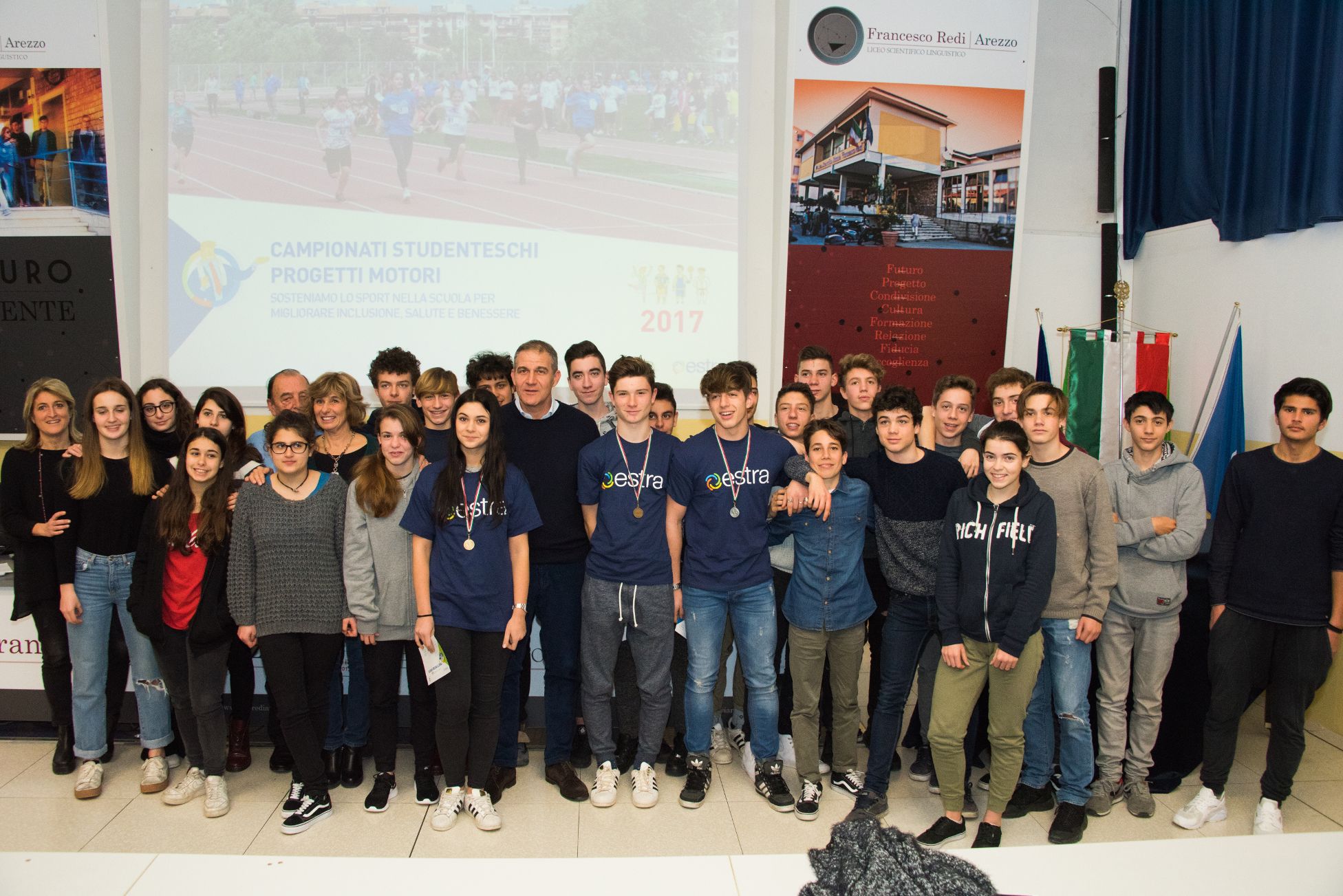 Estra%20insieme%20alle%20scuole%20per%20i%20campionati%20studenteschi foto%20di%20gruppo 09022017