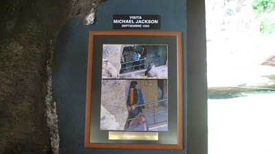 Photo hanging at Loro Parque of Michael Jackson's visit