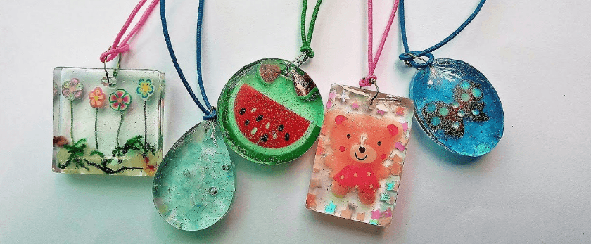 step-by-step-guide-to-making-resin-jewelry.png