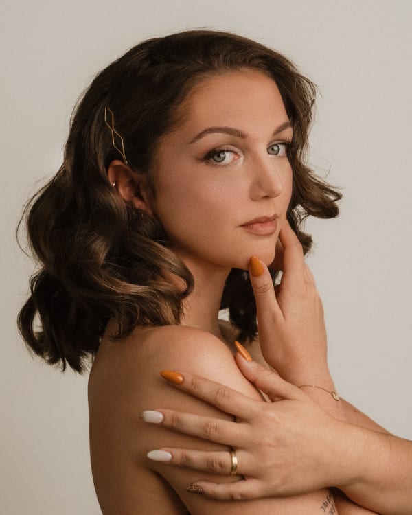 Mise en beauté naturelle et lumineuse
