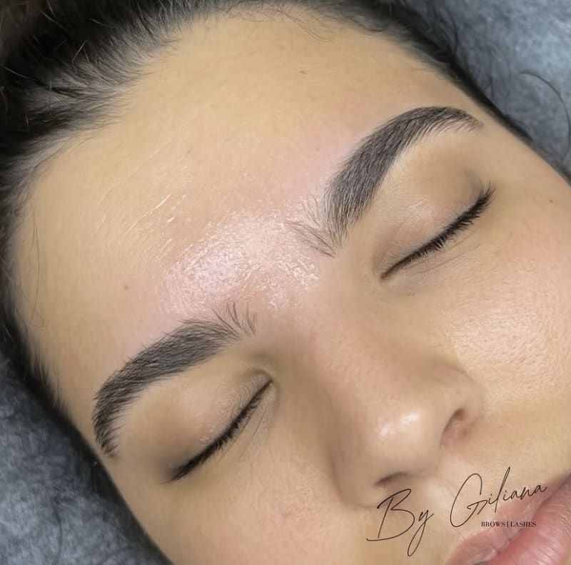 Wenkbrauwen na een brow lamination bij By Giliana in Spijkenisse