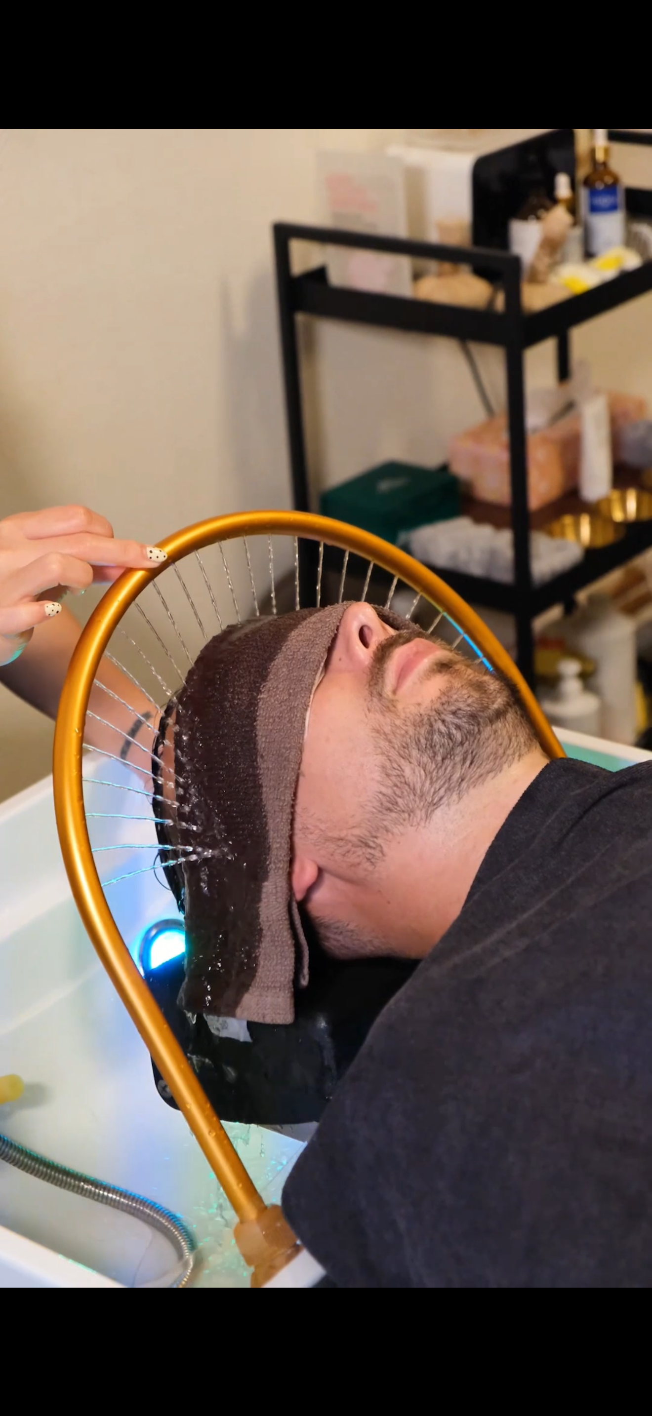 Head Spa und Massagen bei Glam by Joy
