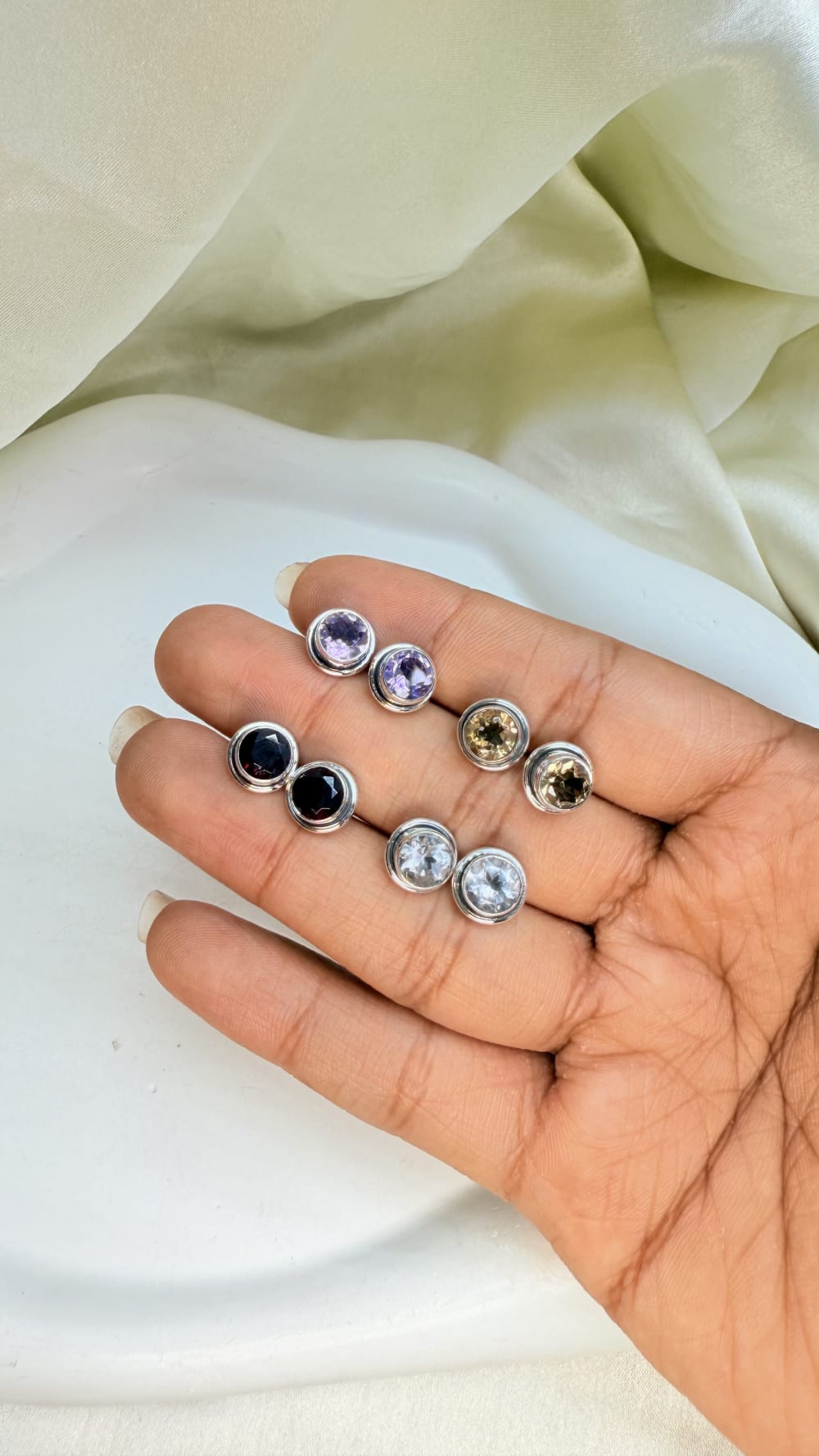round studs with silver lining