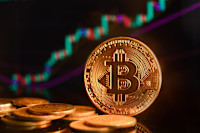 Bitcoin, Ethereum, Dogecoin Rise As Banking Anxiety Lingers Over Equities: Analyst Plots Key Level For Apex Crypto 'Continuation'