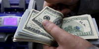 The US dollar is about to ‘stare into the abyss’ and will likely keep dropping after a losing month, analyst says