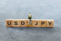 USD/JPY Forecast: Continues to Hang About Support Against Yen - 06 December 2023