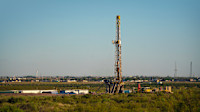 3 Reasons Warren Buffett Keeps Buying Occidental Petroleum