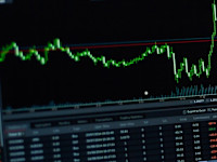 J.B. Hunt Transport Services, Inc. – Consensus ‘buy’ rating and 9.1% Upside Potential