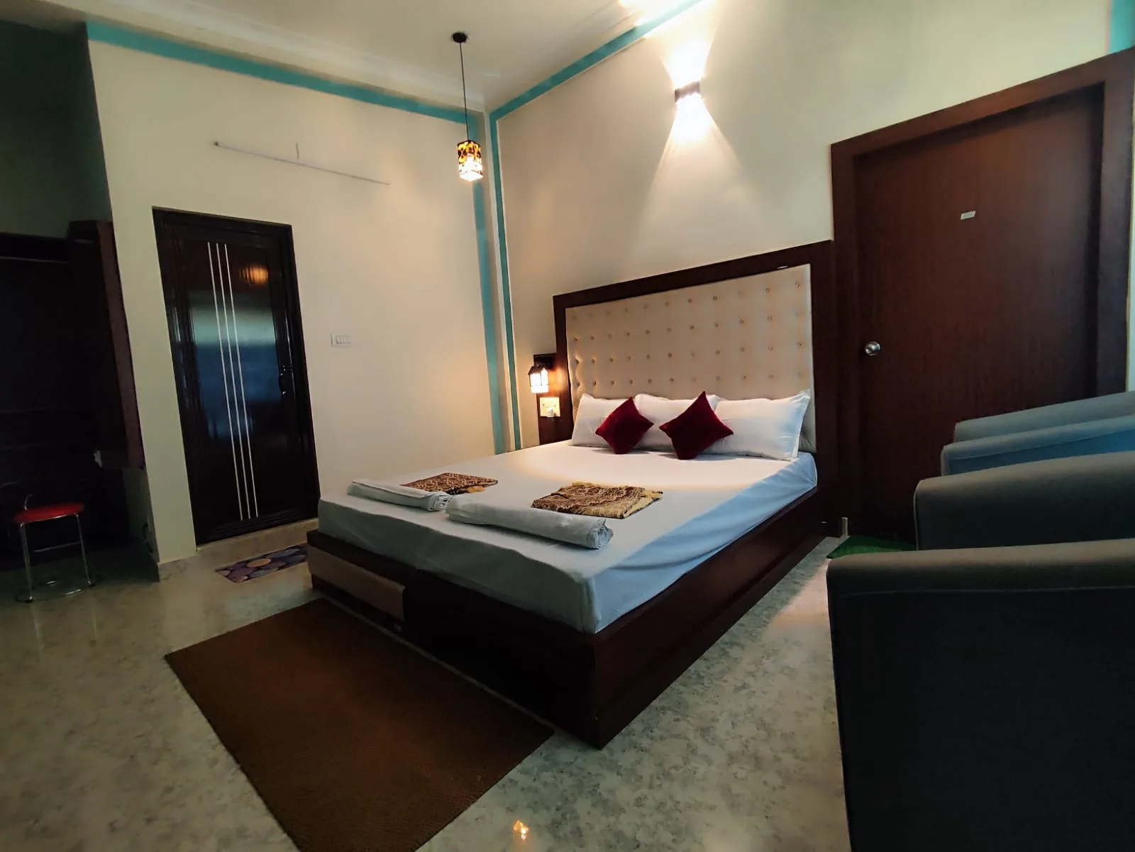 Deluxe twin occupancy ac room image 1
