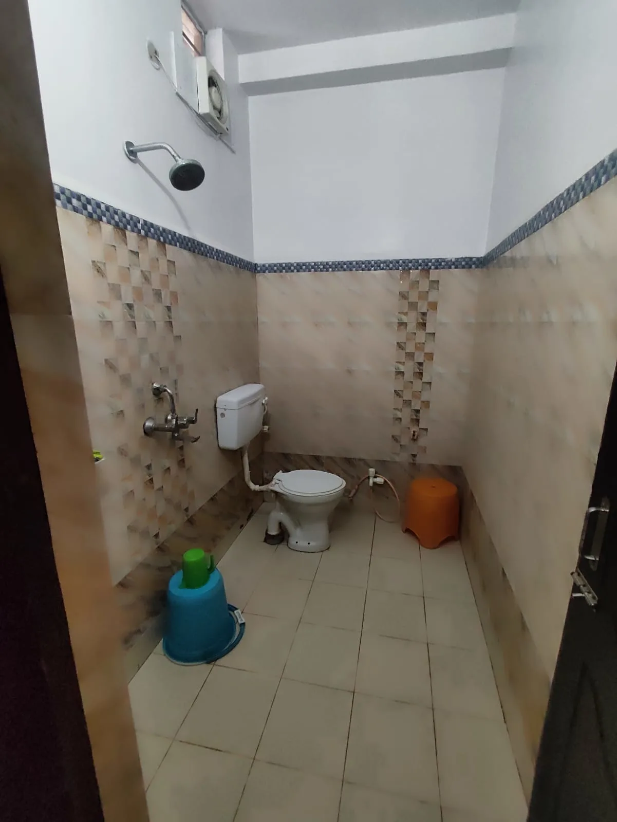 Four occupancy standard AC room image 2