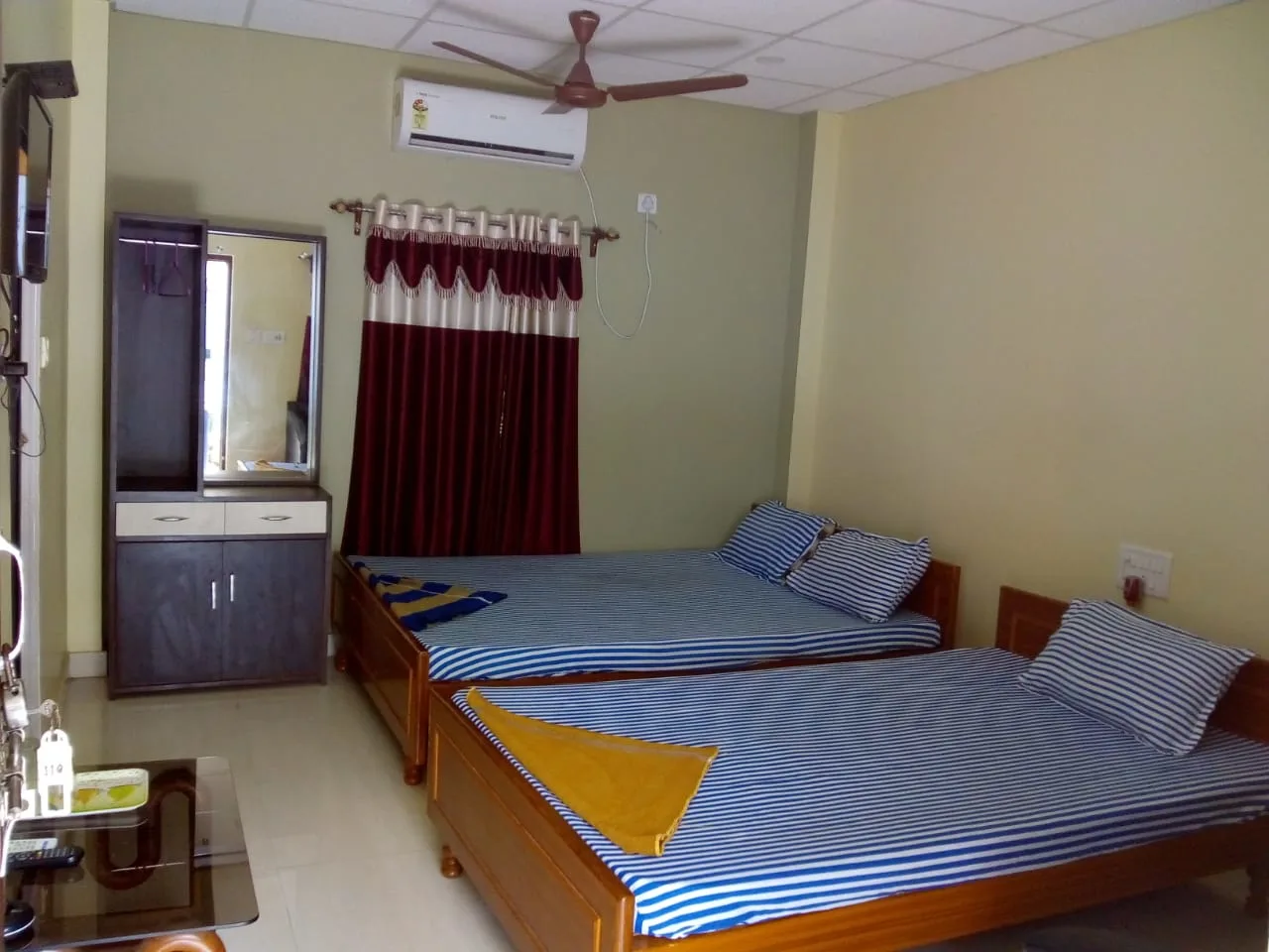 Triple occupancy standard AC room image 1