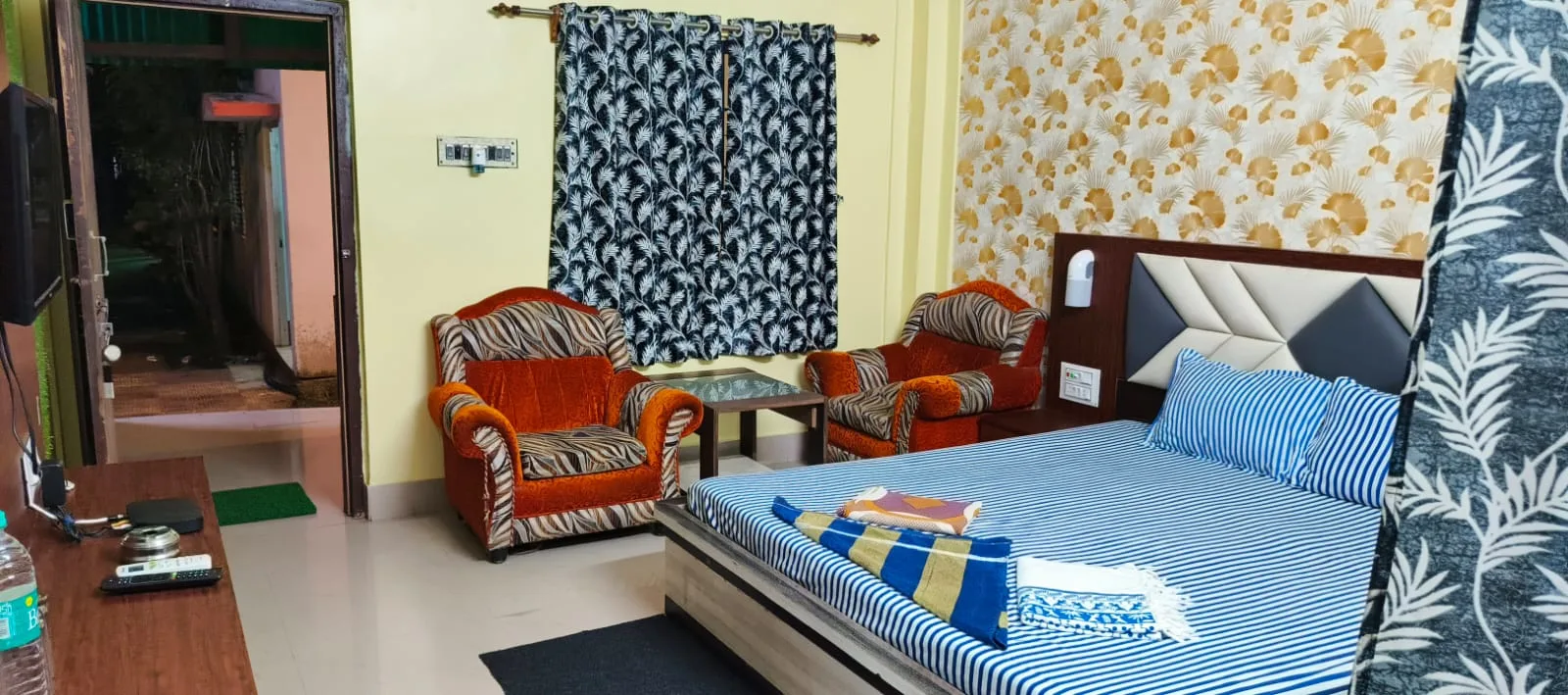 Deluxe twin occupancy ac room image 5