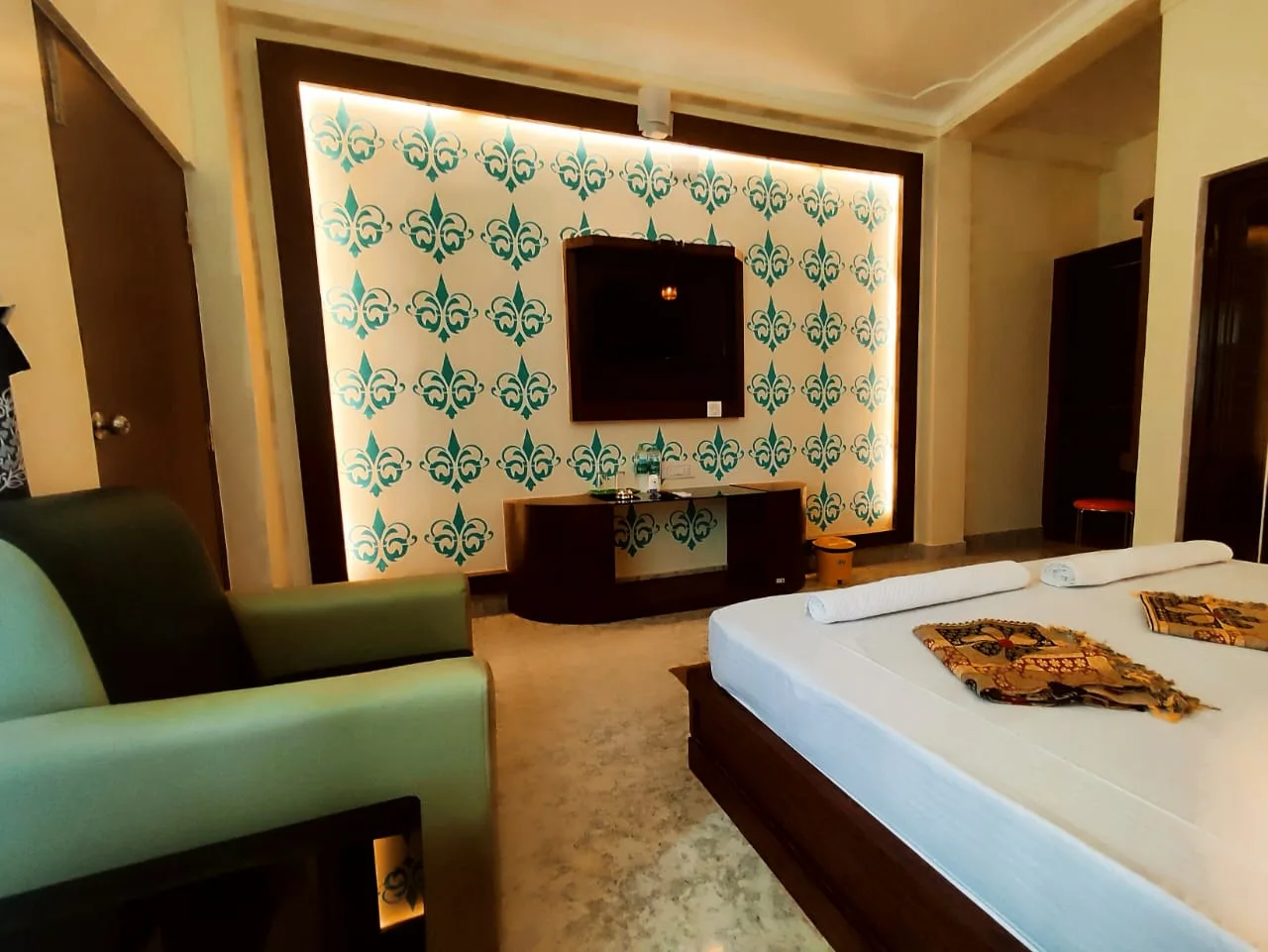 Deluxe four occupancy suite image 1