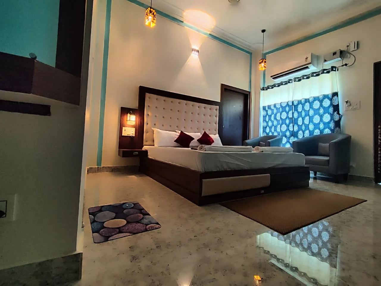 Deluxe four occupancy suite image 2