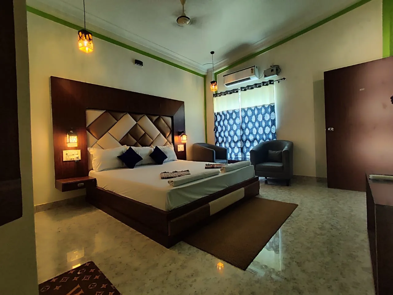 Deluxe four occupancy suite image 3