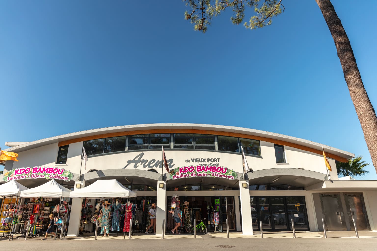 messanges, le vieux port, campsite, gascony, shops