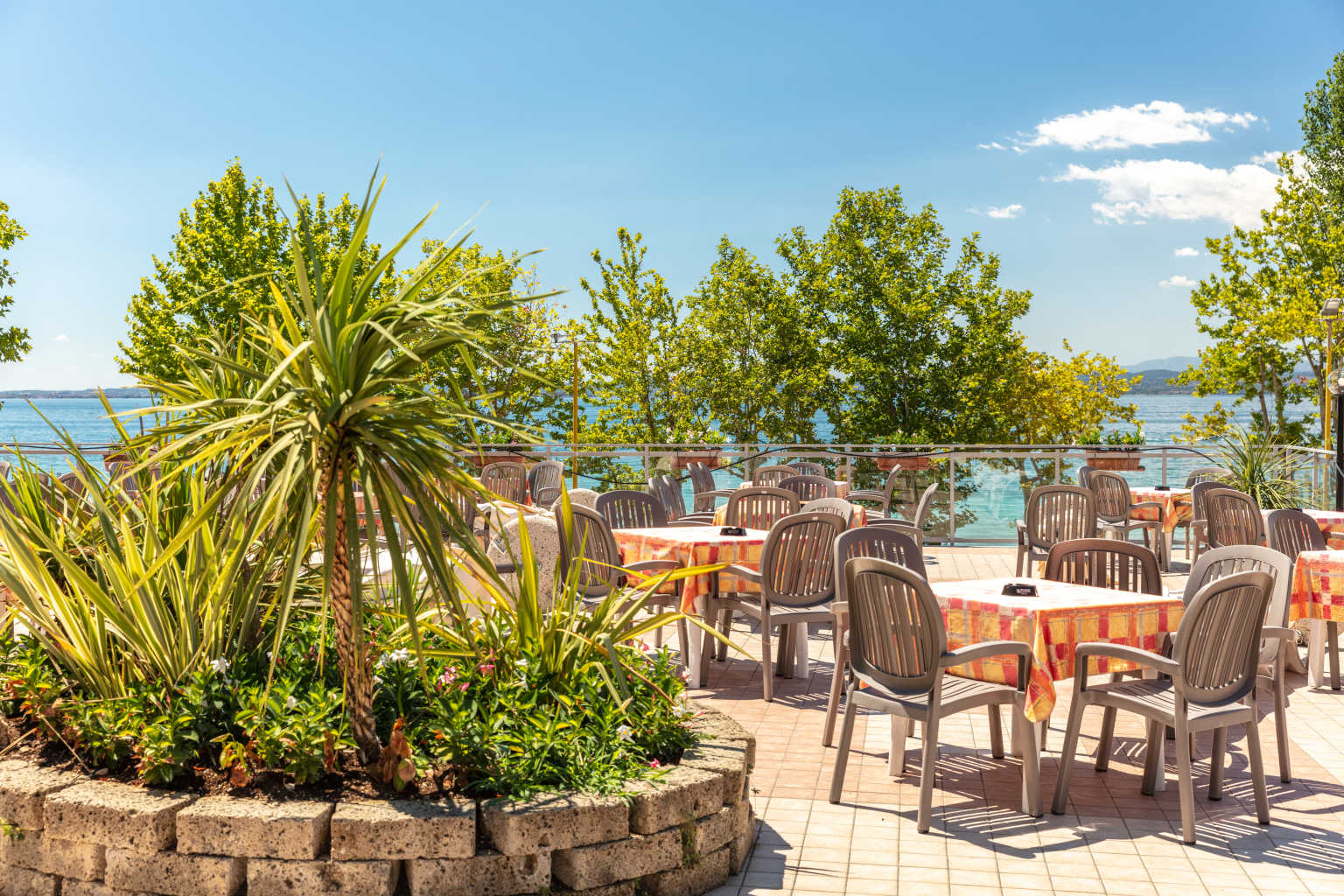San Vito Cisano, campsite, Lake Garda, restaurant, lake