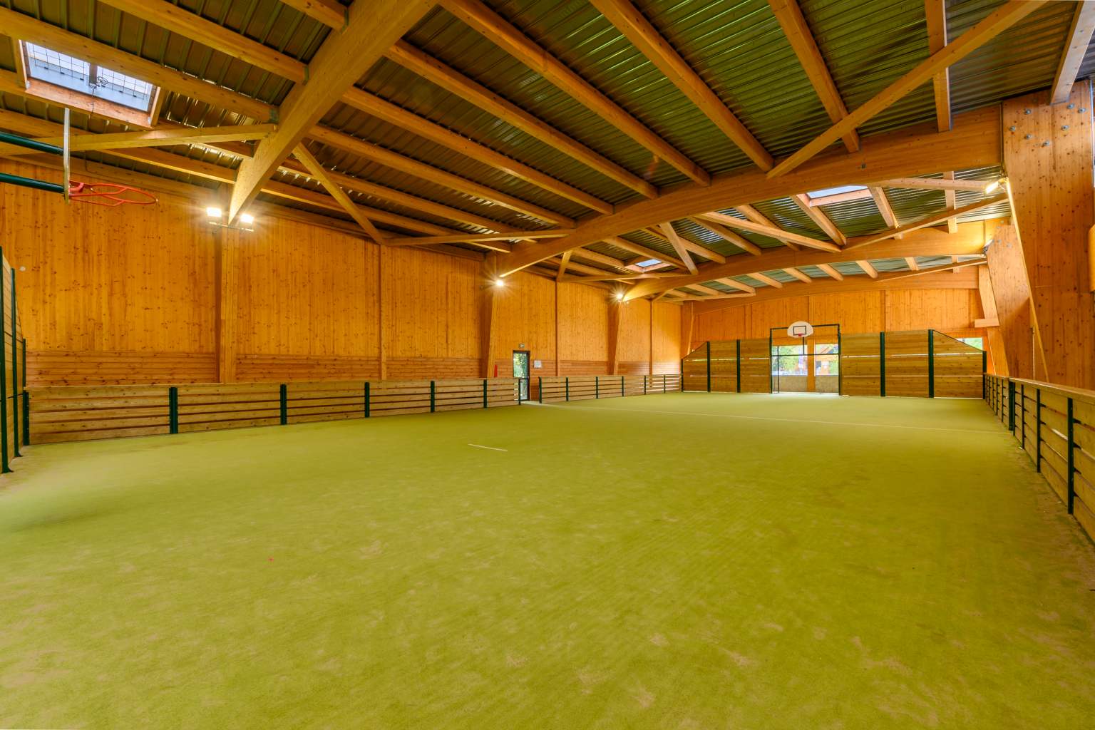 Berny Riviere, la croix du vieux pont, campsite, Paris, indoor sports