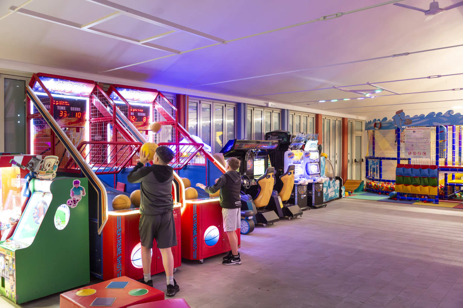 Lake Garda, altomincio family park, campsite, italian lakes, games room