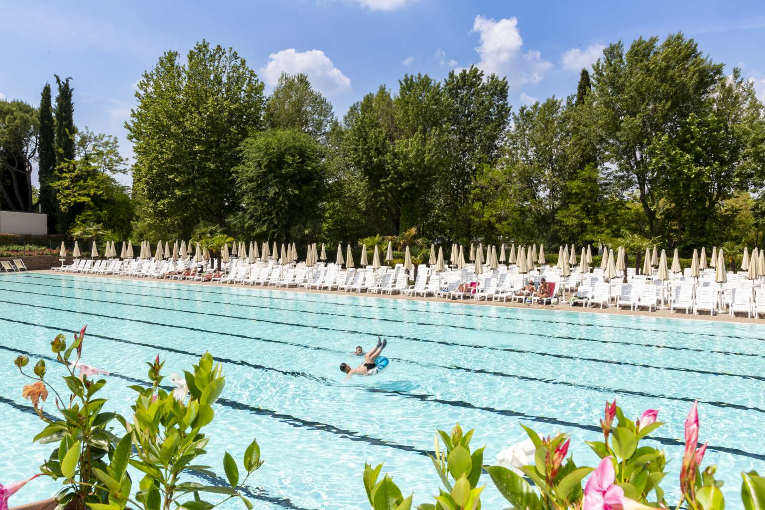 Lake Garda, altomincio family park, campsite, italian lakes, pools, overview