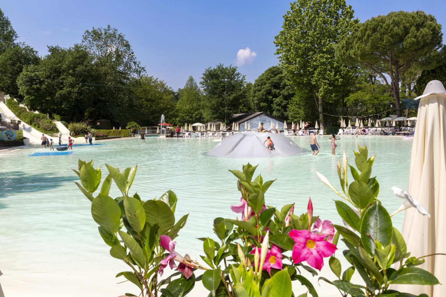 Lake Garda, altomincio family park, campsite, italian lakes, pools, overview