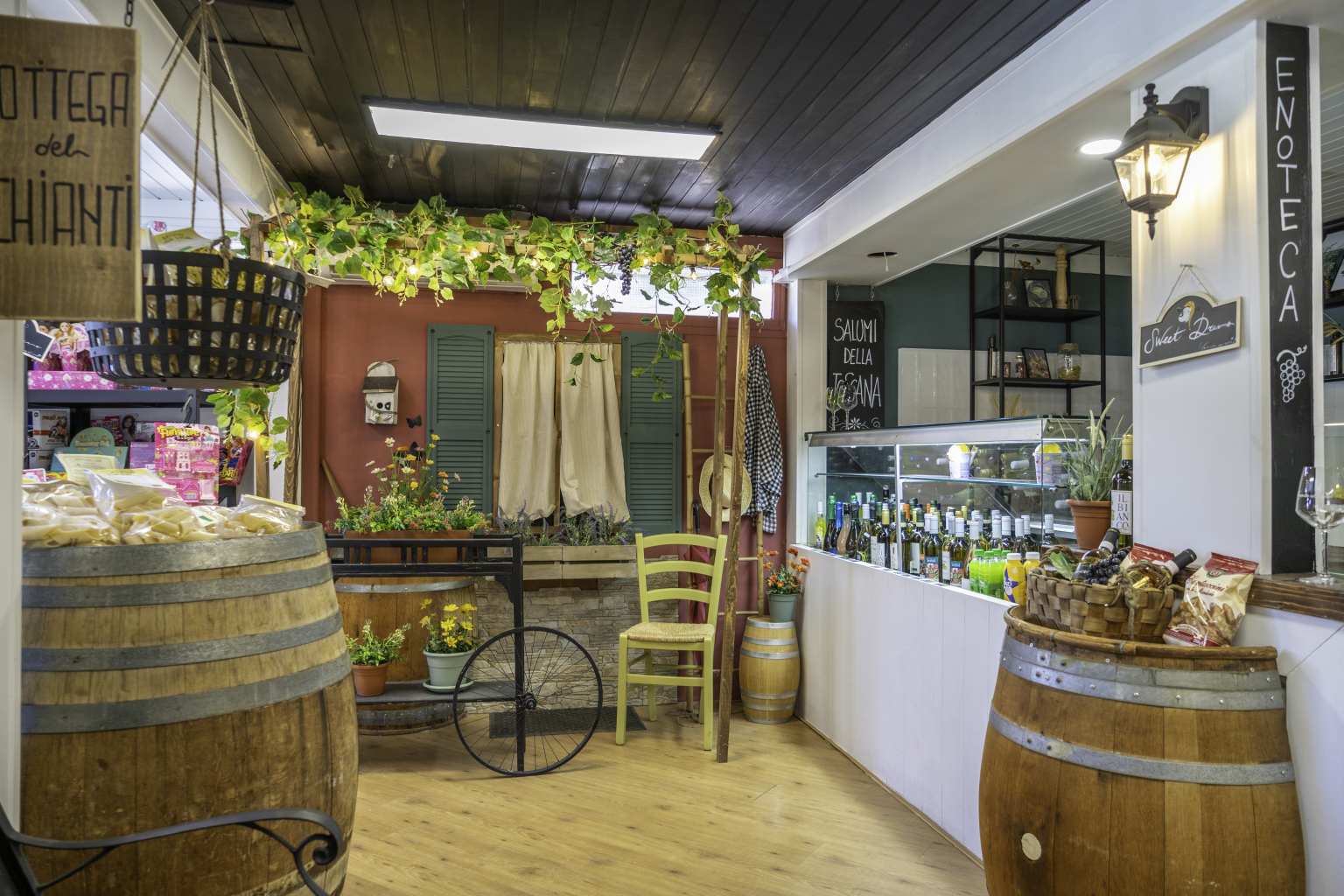 Camping Orlando in Chianti, Cavriglia, Tuscany, shop