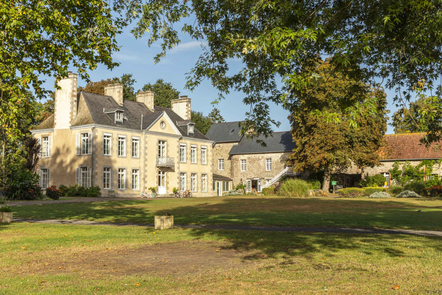 Chateau Lez Eaux, St Pair-sur-Mer, Normandy, chateau