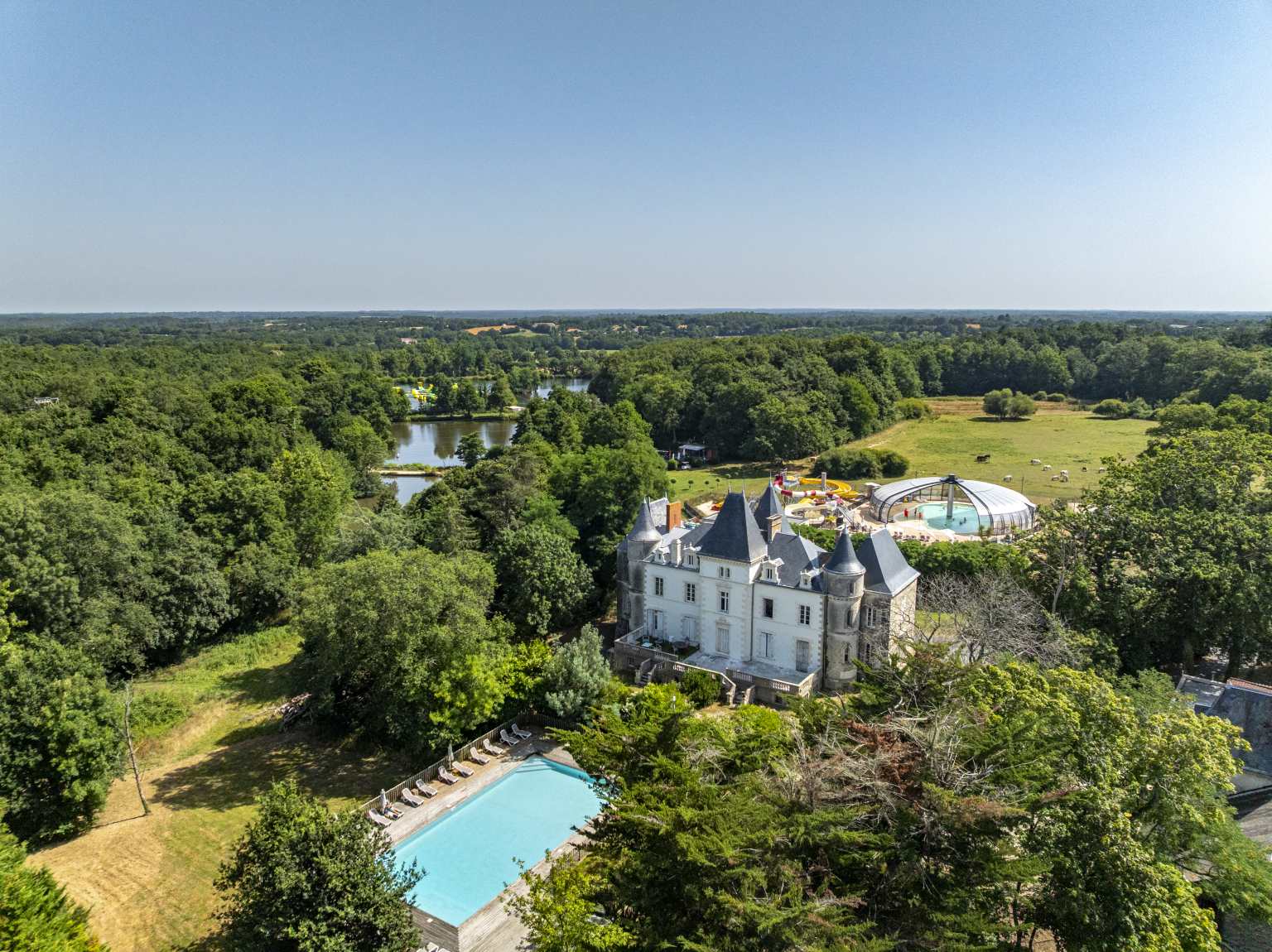 St Julien des Landes, chateau la foret, campsite, south vendee, restaurant